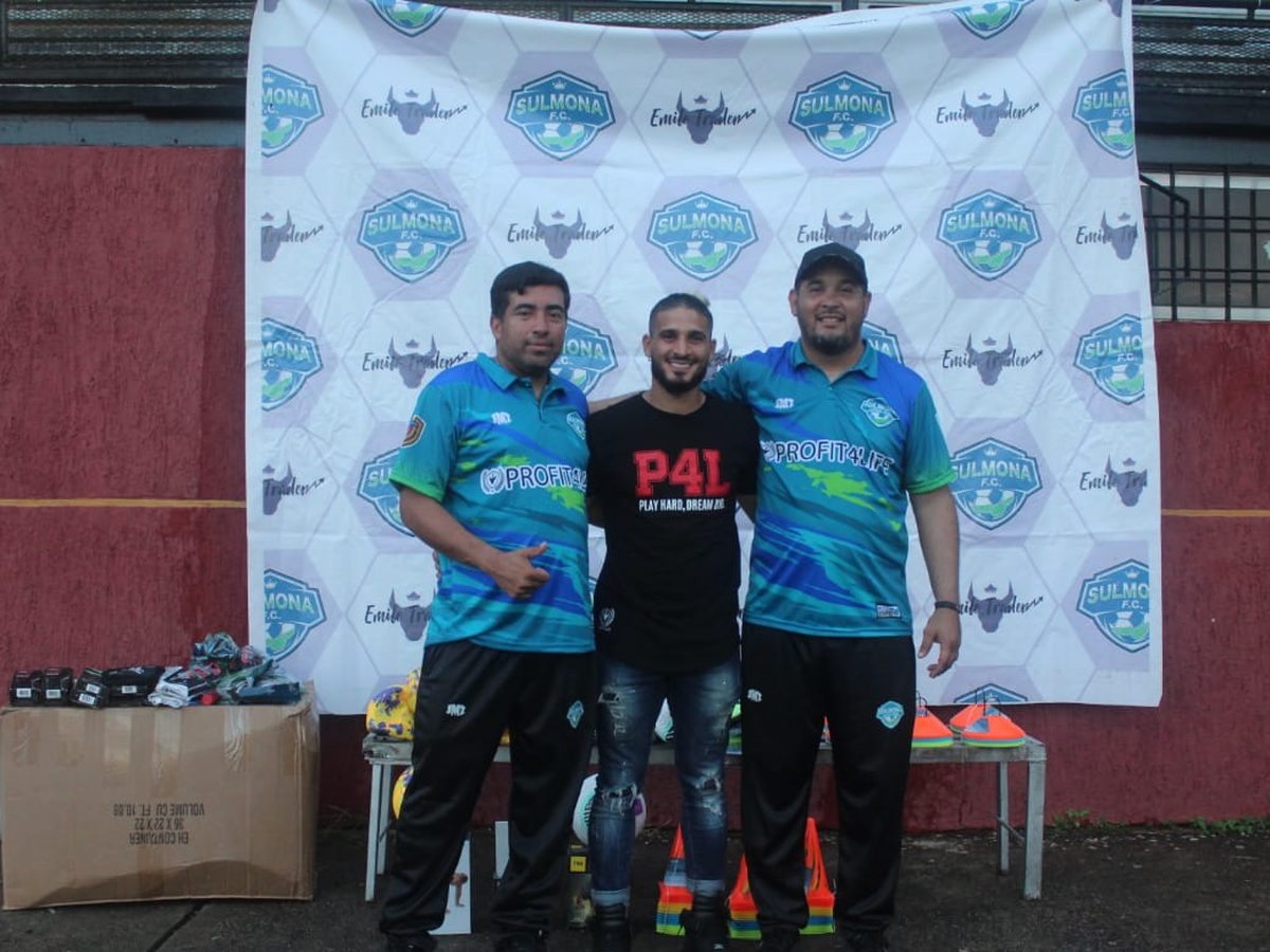 Entrega de dotación deportiva patrocinada por Profit4Life